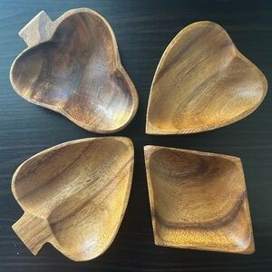 Vintage Wooden Poker Suit Bowl Set – Hand-Carved – Set of 4